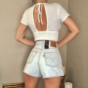 New Levi’s ribcage high waist Jean denim shorts 24
